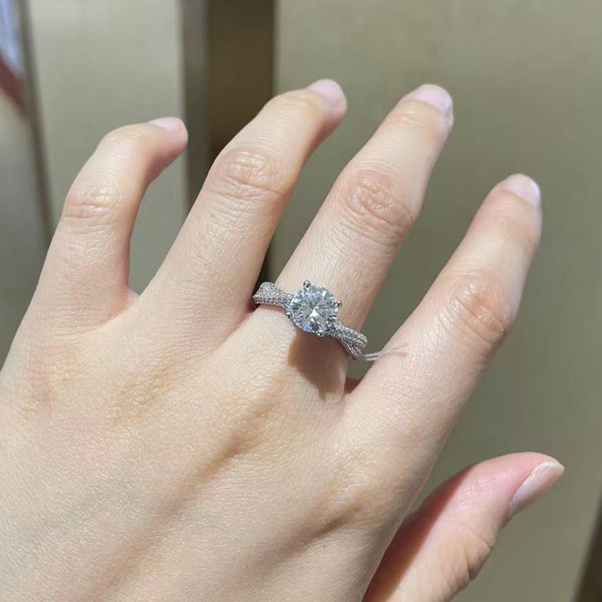 Four Claw Women's Ring S925 Silver Plated Platinum Customized Selection Main Stone Moissanite Diamond 1.5ct/Secondary Stone High Carbon Diamond